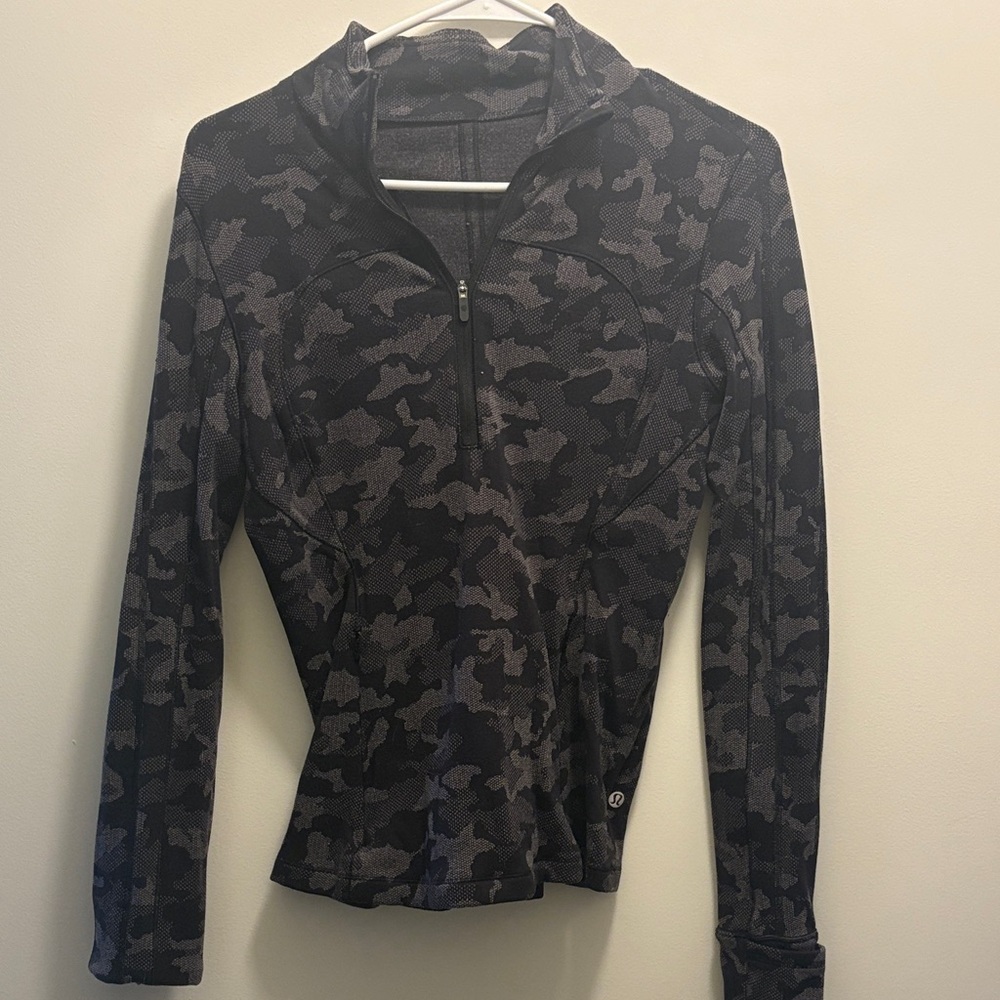 lululemon athletica Black and Gray Camo Sweatshirt